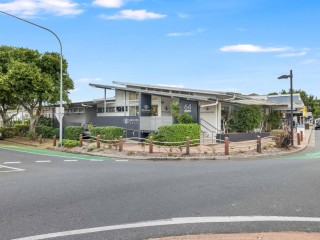 EXCEPTIONAL MEDICAL PROPERTY IN GOLDEN BEACH - FOR LEASE OR SALE