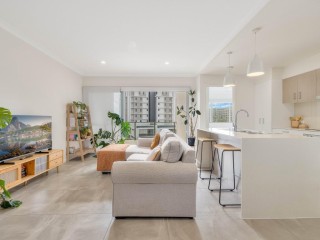 MODERN COASTAL LIVING IN A PRIME CENTRAL LOCATION