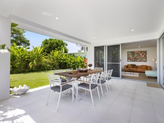 GENEROUSLY SIZED HOME SEEKS BIG FAMILY…!