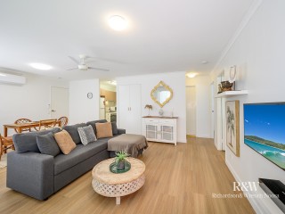 Stylishly Renovated Apartment in Ivory Palms 