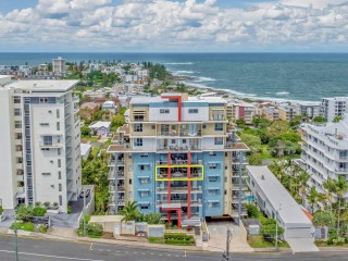 PRIME KINGS BEACH LIVING WITH COASTAL OUTLOOK