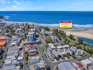 PENTHOUSE PERFECTION IN THE HEART OF CALOUNDRA