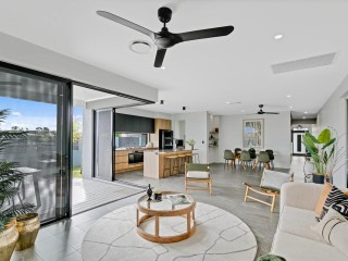 LUXURY MARINA PRECINCT LIVING WITH PREMIUM FINISHES