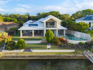 RARE NORTH FACING WATERFRONT OPPORTUNITY 