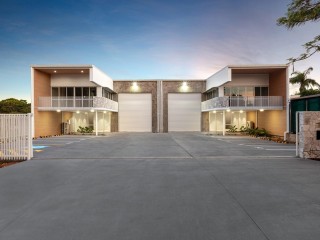 BOUTIQUE WAREHOUSE FOR LEASE - MOFFAT BEACH